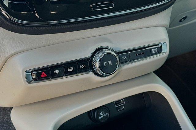 used 2020 Volvo XC40 car, priced at $21,079