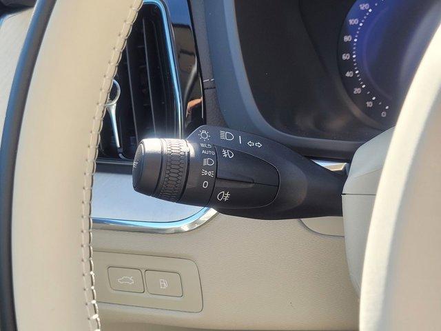 new 2026 Volvo XC60 Plug-In Hybrid car, priced at $73,076