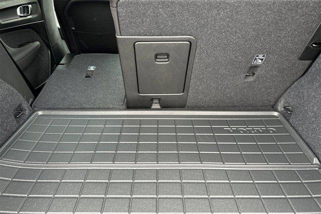 new 2025 Volvo XC40 car, priced at $38,035