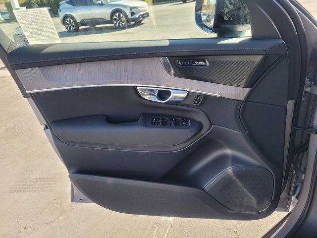 new 2026 Volvo XC90 Plug-In Hybrid car, priced at $86,187