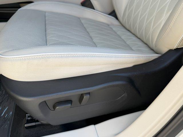 used 2023 Buick Envision car, priced at $34,900