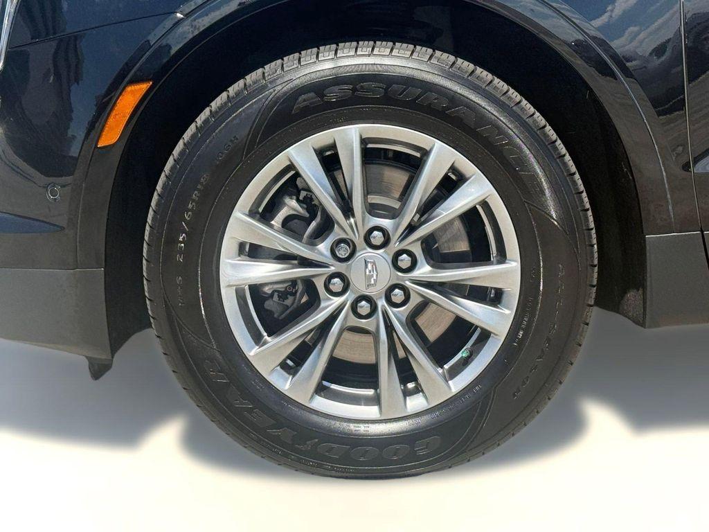 used 2021 Cadillac XT5 car, priced at $24,724