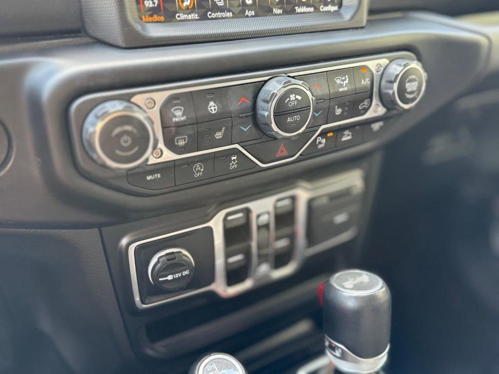 used 2022 Jeep Wrangler Unlimited car, priced at $32,998