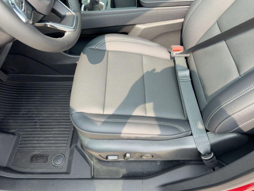 new 2026 Chevrolet Traverse car, priced at $42,751