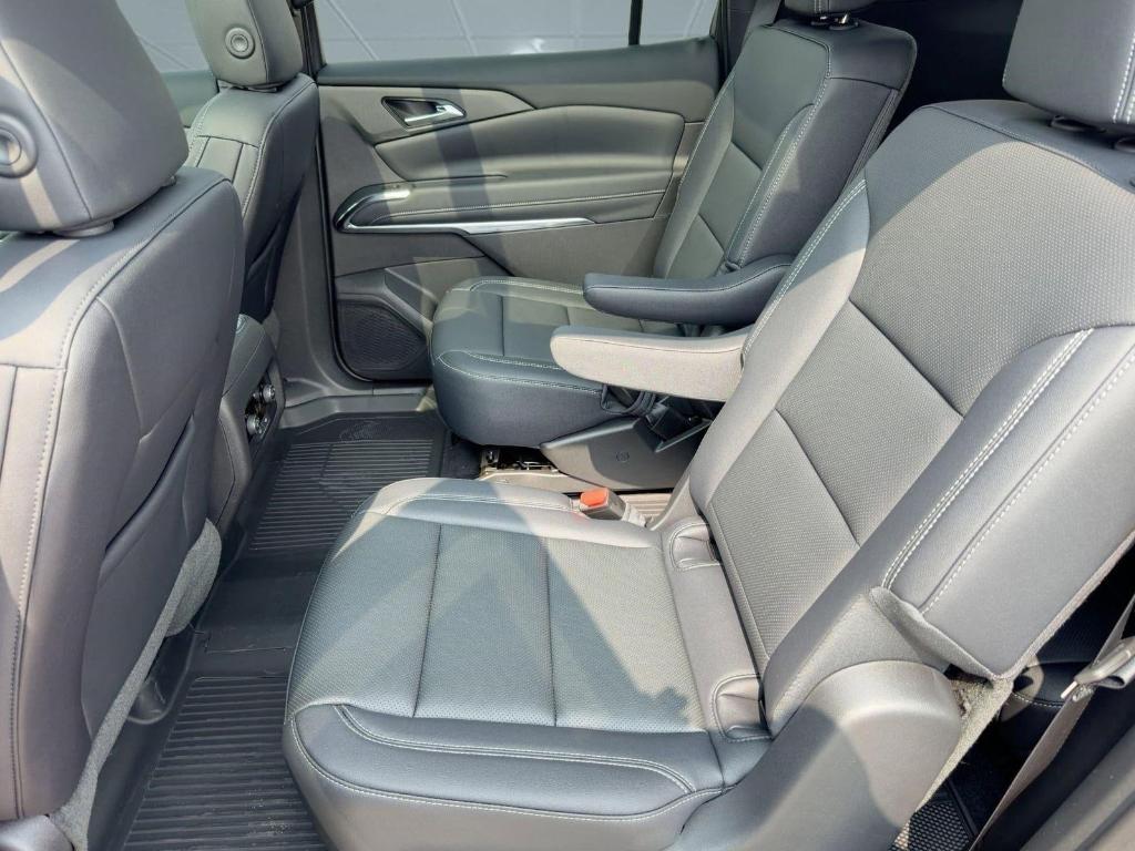 new 2026 Chevrolet Traverse car, priced at $43,977
