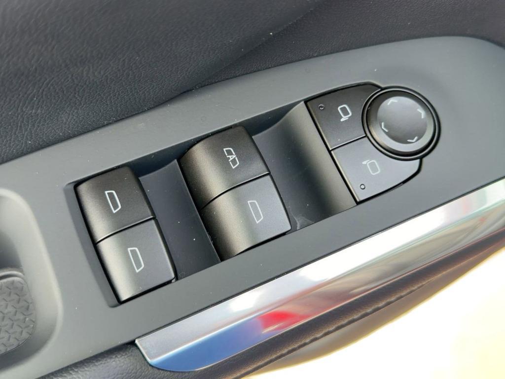 new 2026 Chevrolet Traverse car, priced at $42,751