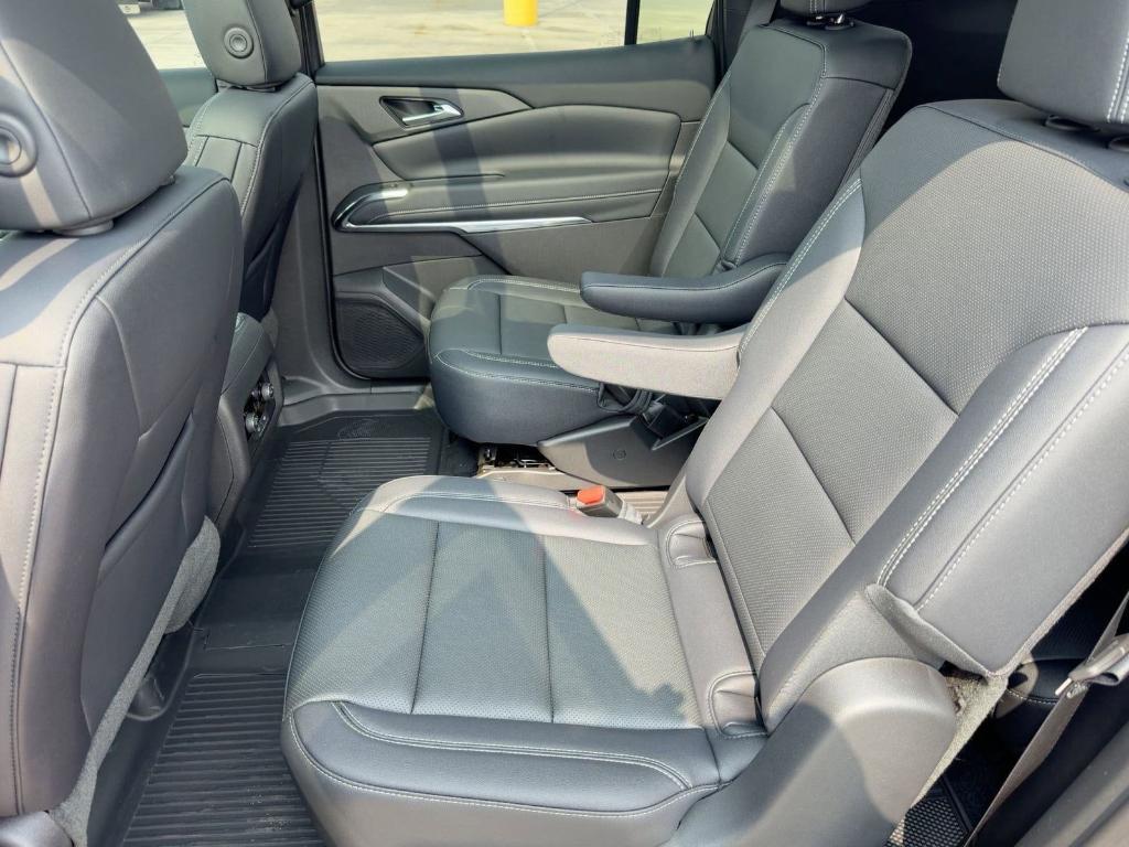 new 2026 Chevrolet Traverse car, priced at $42,751