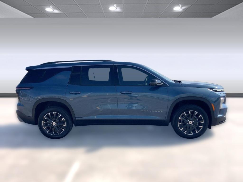 new 2026 Chevrolet Traverse car, priced at $43,758