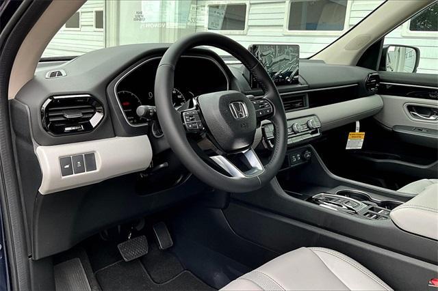 new 2025 Honda Pilot car, priced at $45,725