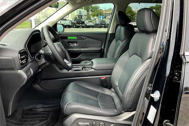 new 2025 Honda Pilot car, priced at $45,725