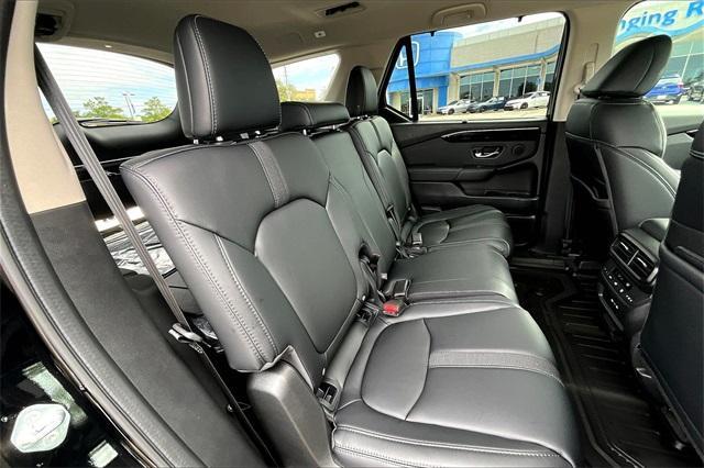 new 2025 Honda Pilot car, priced at $45,725