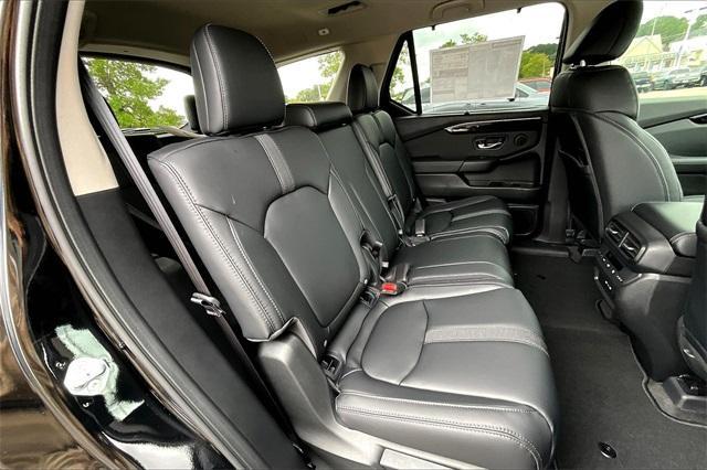new 2025 Honda Pilot car, priced at $50,895