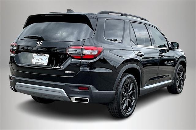 new 2025 Honda Pilot car, priced at $50,895
