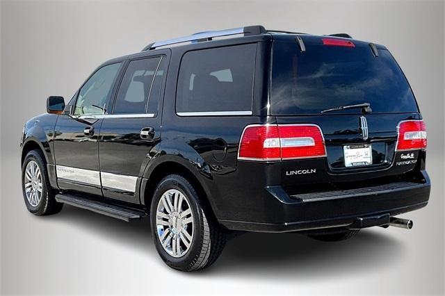 used 2007 Lincoln Navigator car, priced at $10,488