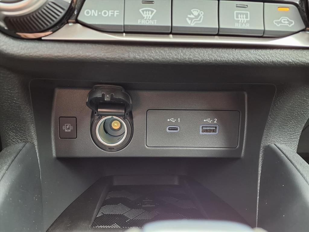 new 2025 Nissan Versa car, priced at $21,037