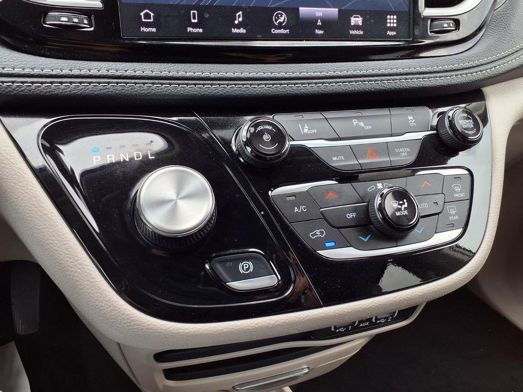 used 2024 Chrysler Pacifica Hybrid car, priced at $26,375