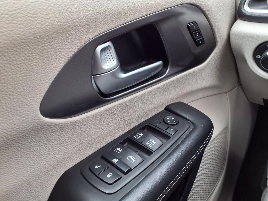 used 2024 Chrysler Pacifica Hybrid car, priced at $26,375