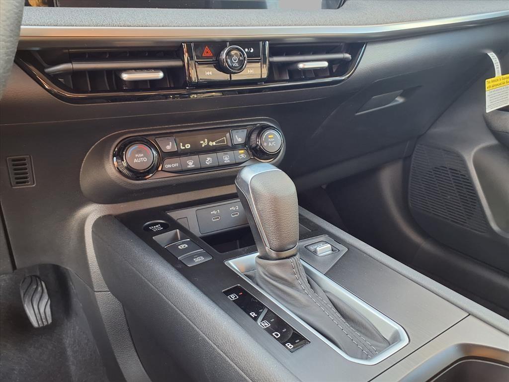 new 2026 Nissan Kicks car, priced at $25,931