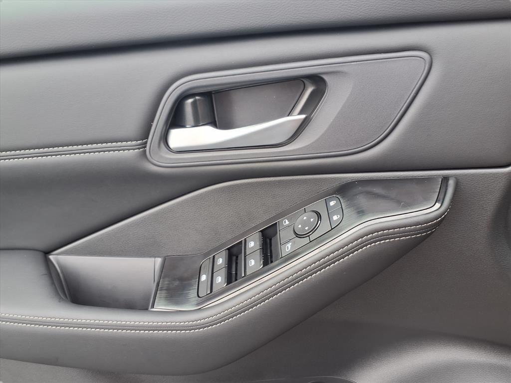 new 2026 Nissan Rogue car, priced at $33,058