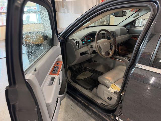 used 2005 Jeep Grand Cherokee car, priced at $4,999