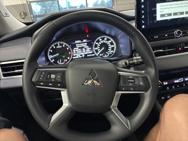 new 2025 Mitsubishi Outlander car, priced at $32,200