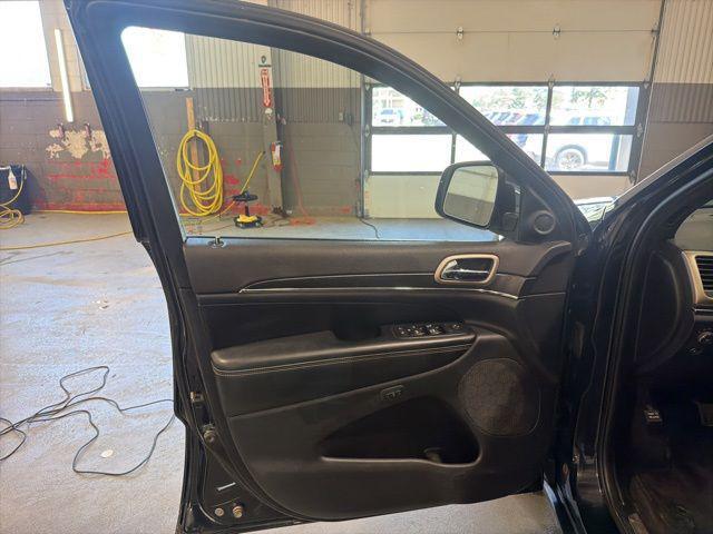 used 2016 Jeep Grand Cherokee car, priced at $8,500
