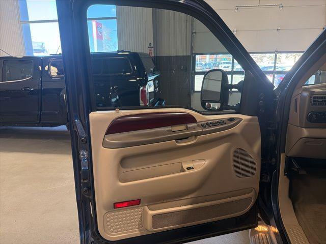 used 2004 Ford Excursion car, priced at $15,500