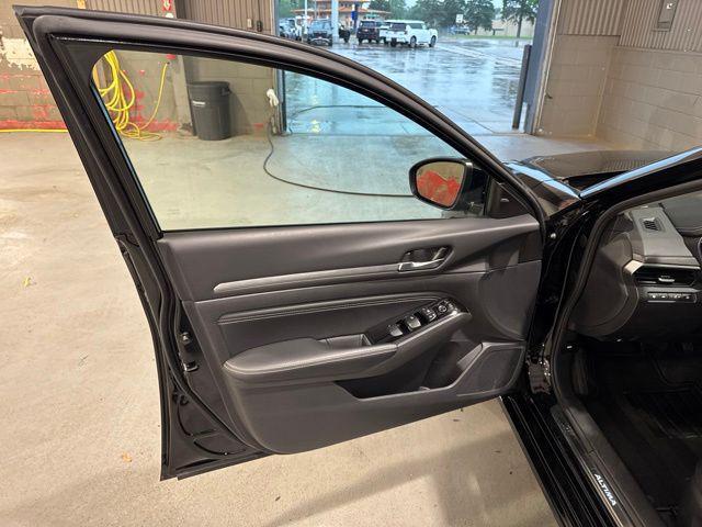 used 2023 Nissan Altima car, priced at $26,999