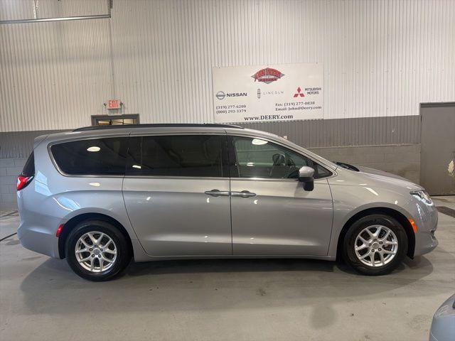 used 2017 Chrysler Pacifica car, priced at $13,995