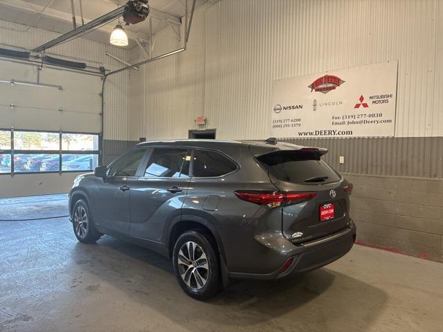 used 2023 Toyota Highlander Hybrid car, priced at $41,987