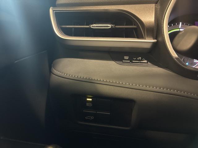 used 2023 Toyota Highlander Hybrid car, priced at $41,987