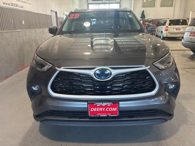 used 2023 Toyota Highlander Hybrid car, priced at $41,987