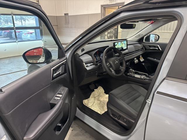 new 2026 Mitsubishi Outlander car, priced at $43,815