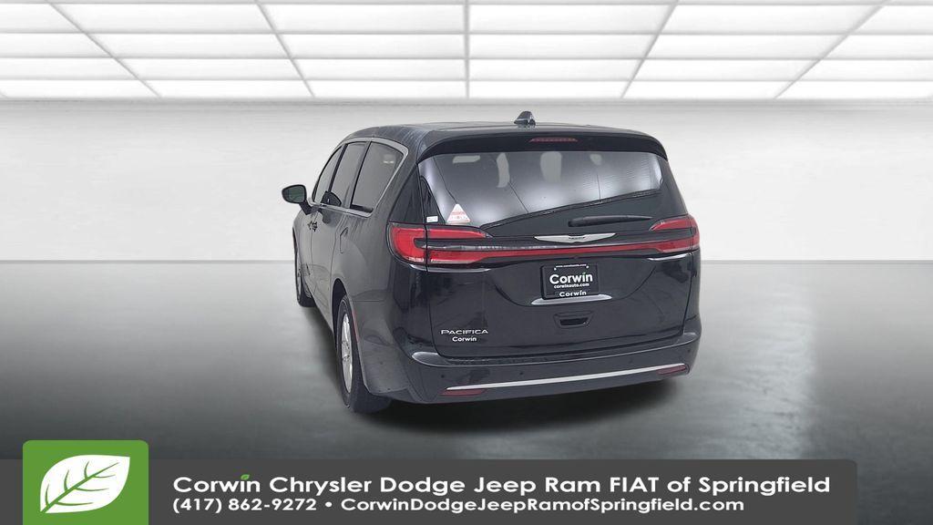 used 2025 Chrysler Pacifica car, priced at $28,500