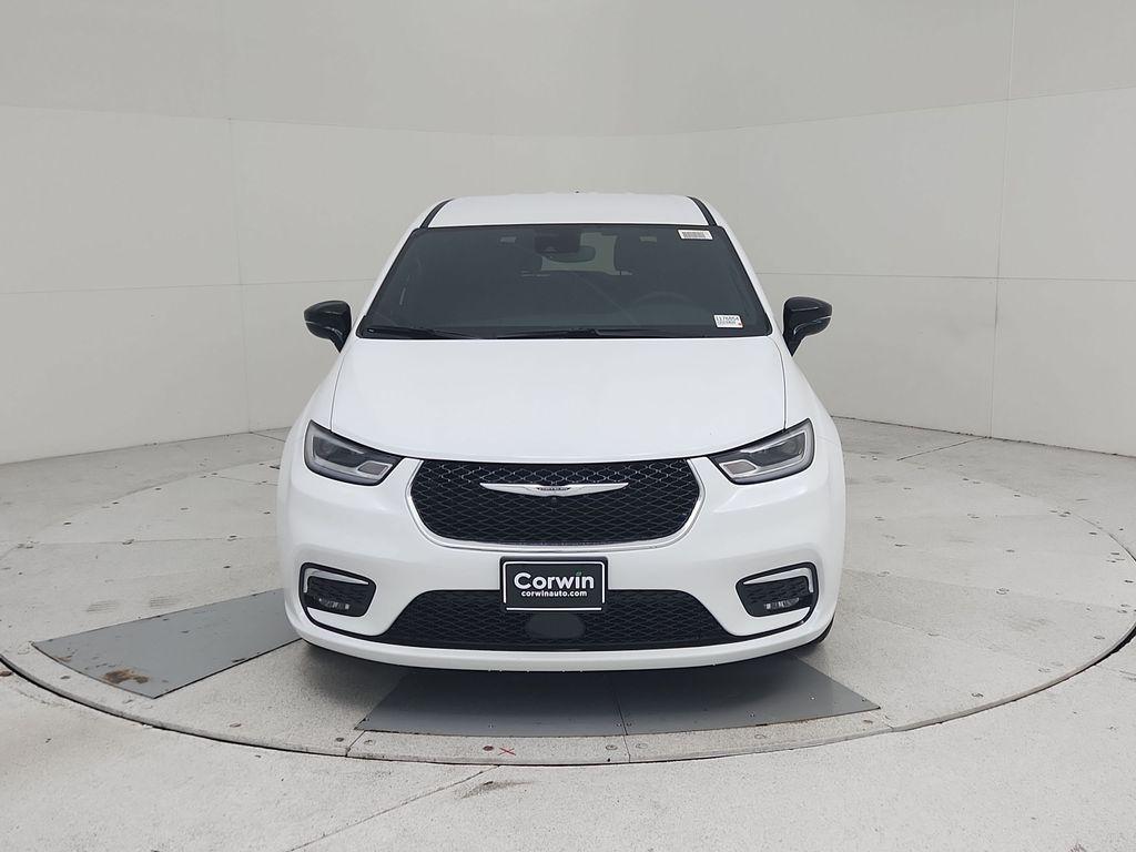 new 2026 Chrysler Pacifica car, priced at $41,472