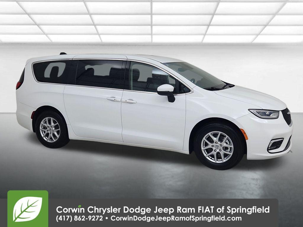 used 2023 Chrysler Pacifica car, priced at $25,599