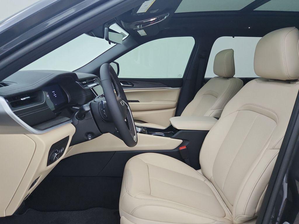 new 2025 Jeep Grand Cherokee L car, priced at $49,836