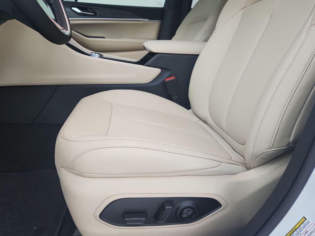 new 2025 Jeep Grand Cherokee L car, priced at $45,782