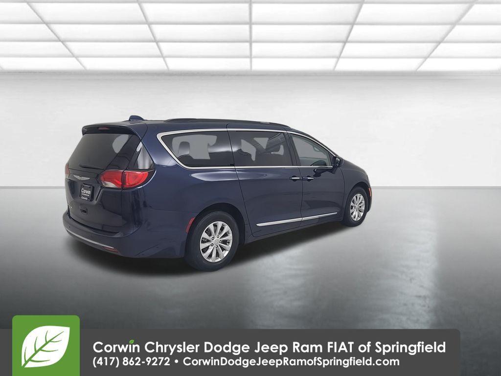 used 2017 Chrysler Pacifica car, priced at $9,000