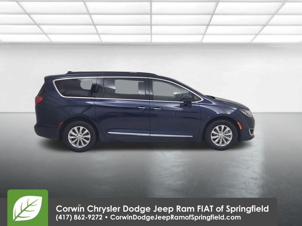 used 2017 Chrysler Pacifica car, priced at $9,000