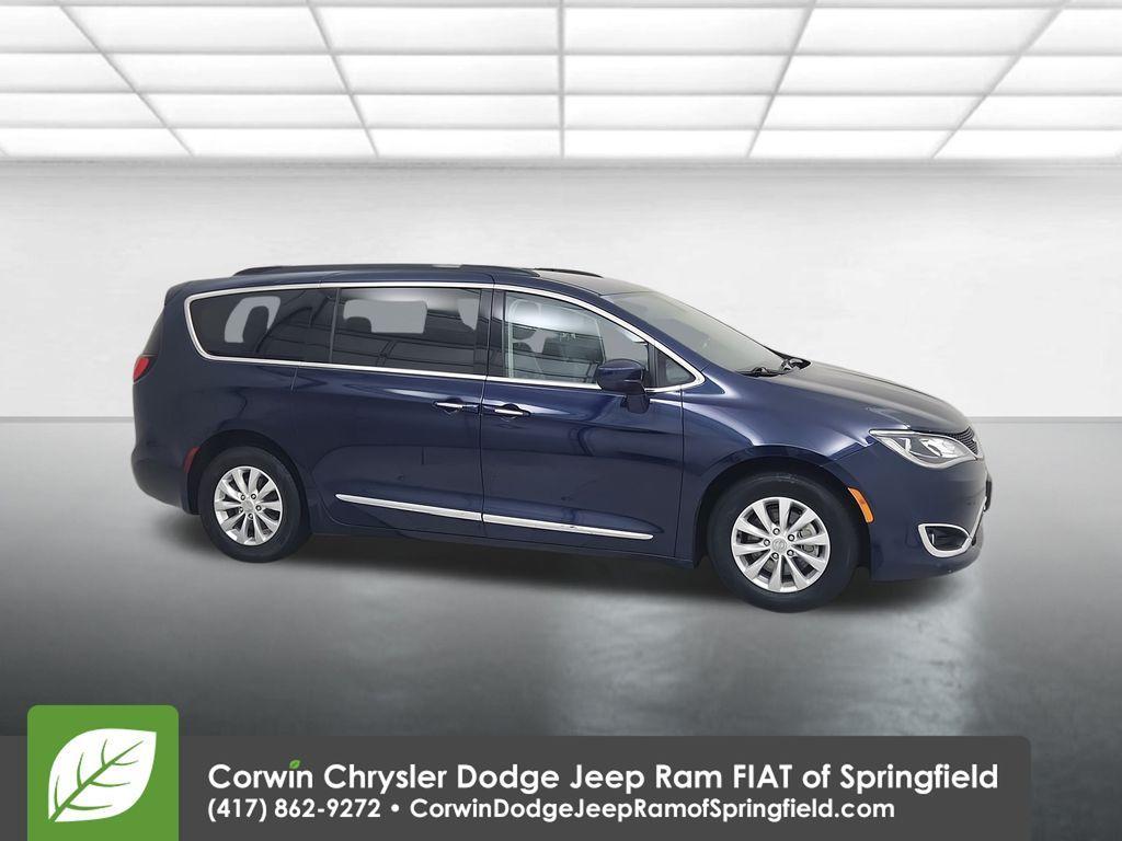 used 2017 Chrysler Pacifica car, priced at $9,000