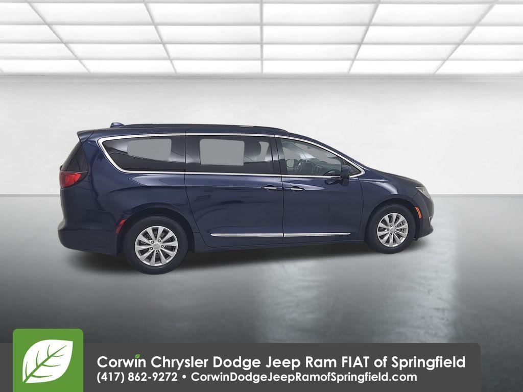 used 2017 Chrysler Pacifica car, priced at $9,000