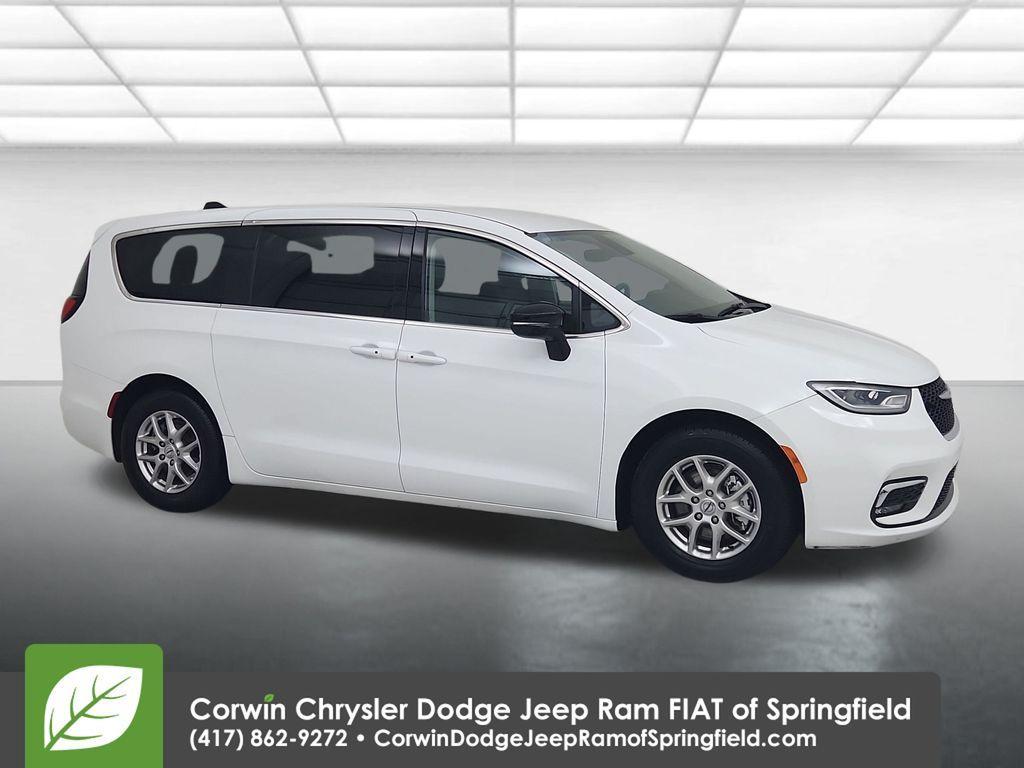 used 2024 Chrysler Pacifica car, priced at $26,411