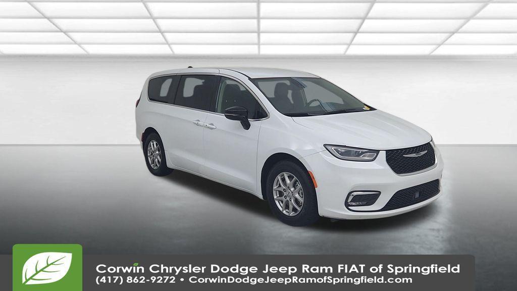 used 2024 Chrysler Pacifica car, priced at $26,411