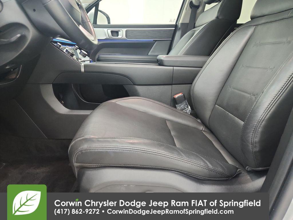 used 2025 Hyundai Santa Fe car, priced at $34,870