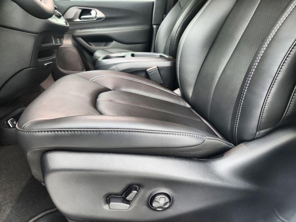 new 2026 Chrysler Pacifica car, priced at $43,205