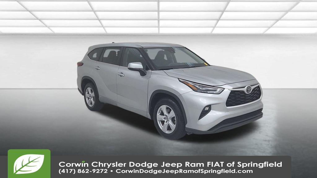 used 2024 Toyota Highlander car, priced at $34,500