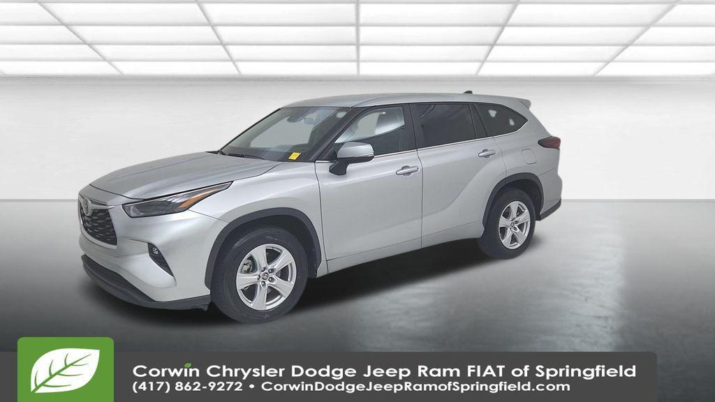 used 2024 Toyota Highlander car, priced at $34,500