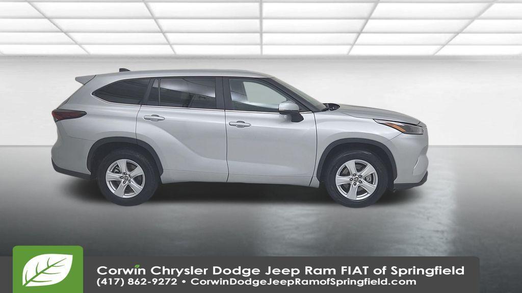 used 2024 Toyota Highlander car, priced at $34,500