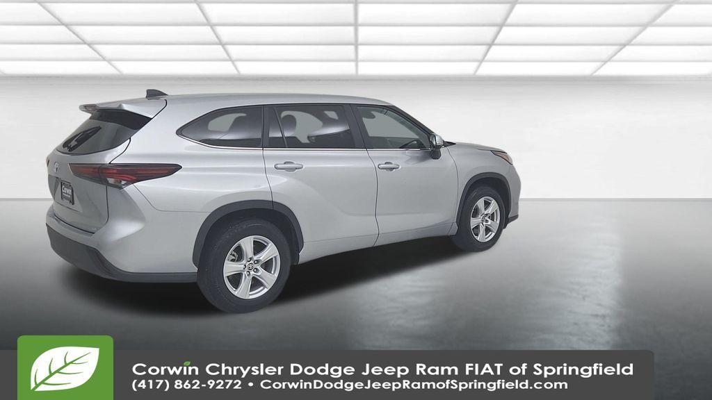 used 2024 Toyota Highlander car, priced at $34,500